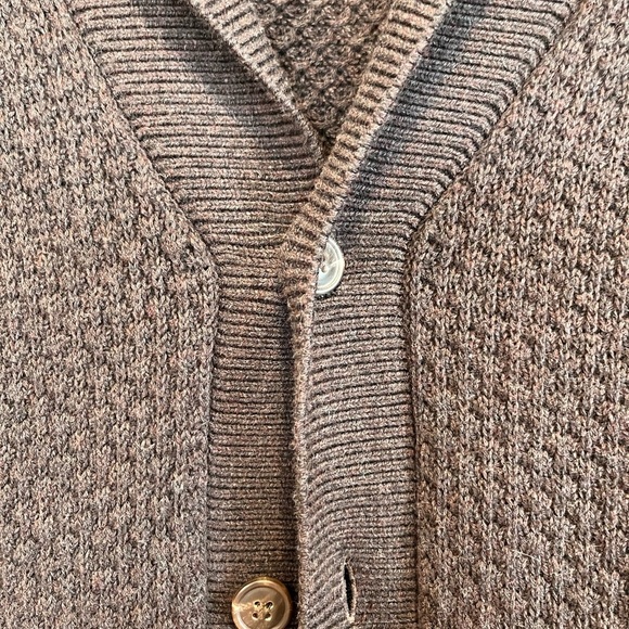 Like New GAP Brown Vest with Classic Design Size Medium - Picture 2 of 12